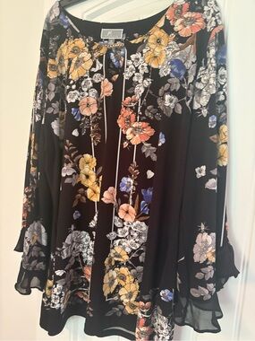 JM Collection Black Floral Keyhole Tunic with Ruffled Hem